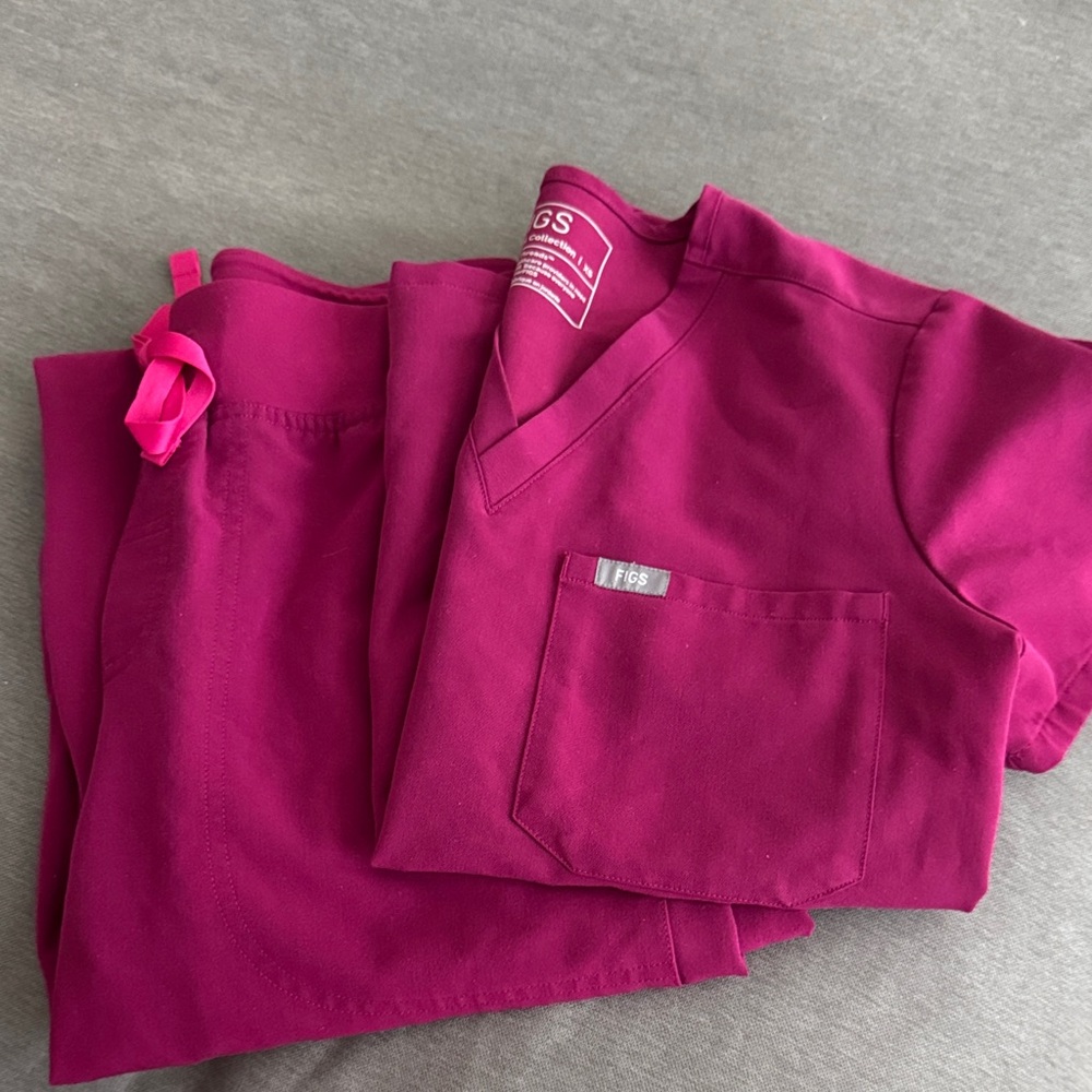 Figs Dark Magenta Scrub Set